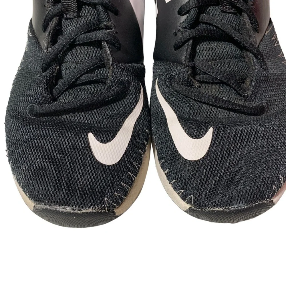 Nike Team Hustle DT Youth sneakers size 7Y black Basketball